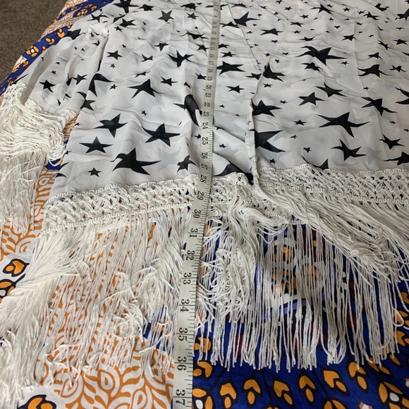 White sheer Kimono with fringe and black stars - Picture 9 of 9